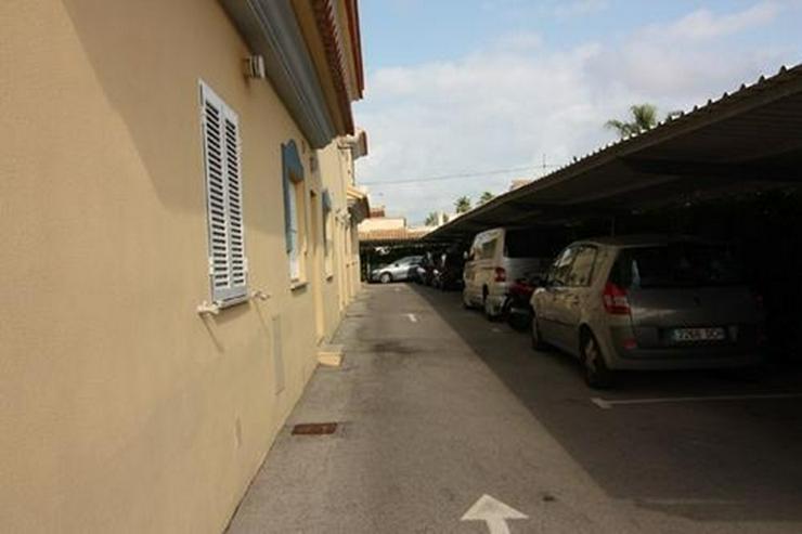 Bild 10: Strandnahe Duplex Wohnung mit großem Gemeinschaftspool und mediterraner Gartenlandschaft