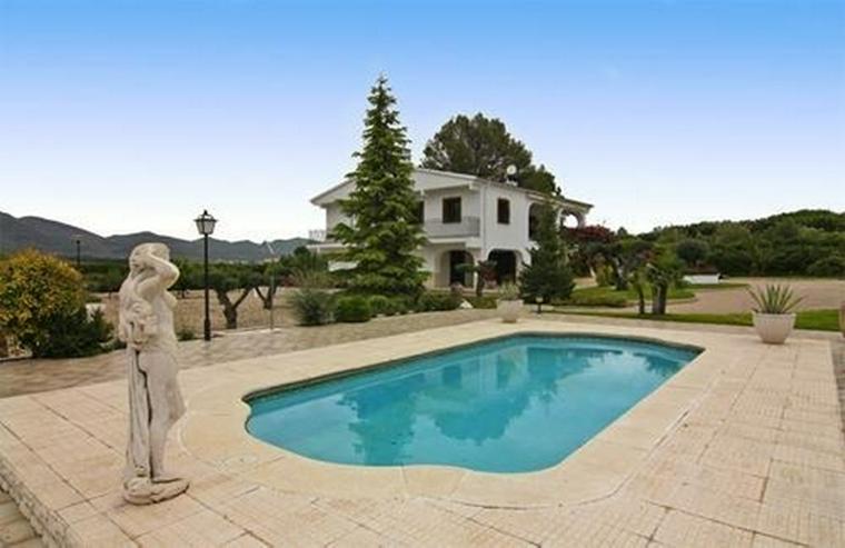 Romantisch gelegene Finca mit Pool und 45.000 qm Land - Haus kaufen - Bild 10