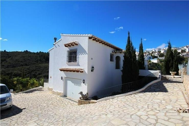 Bild 3: Villa mit Ausbaupotential, großem Grundstück, toller Poolterrasse und Bergsicht am Monte...