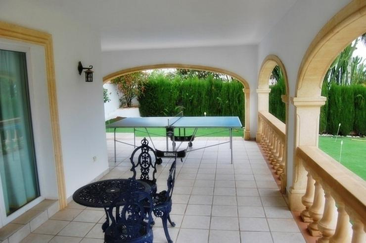 Bild 8: Grosszügige, stadtnahe Villa mit 4 Schlafzimmern und Pool in Denia