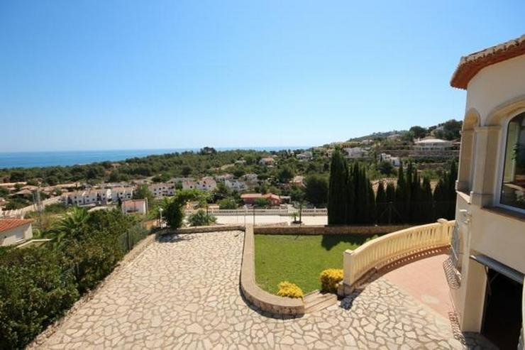 Bild 12: Stadtnahe Luxusvilla mit atemberaubender Aussicht auf das Meer, den Hafen und die Burg von...