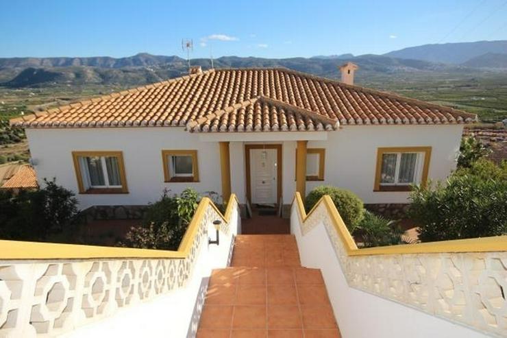 Gepflegte Villa mit 2 Schlafzimmern und atemberaubenden Panoramablick in Sanet y Negrals - Haus kaufen - Bild 1