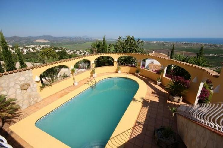 Bild 2: Großzügige Villa am Monte Pego mit Panoramablick auf Meer, Berge und die Reisfelder.