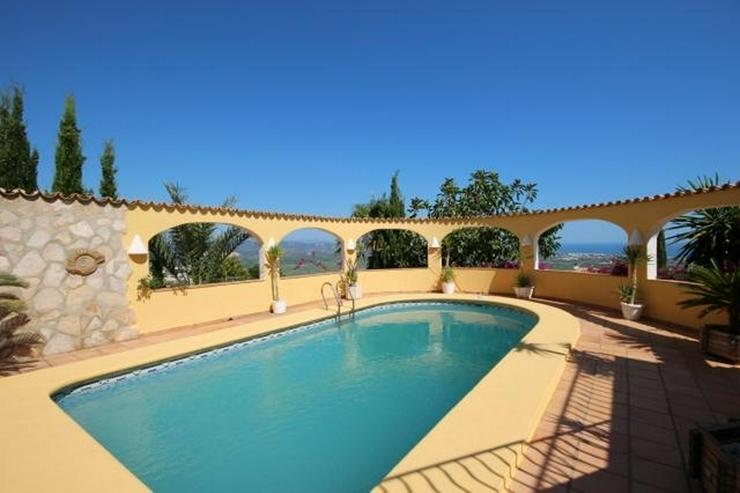 Bild 10: Großzügige Villa am Monte Pego mit Panoramablick auf Meer, Berge und die Reisfelder.