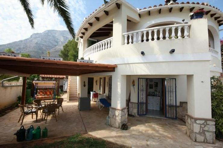 Bild 3: Private 3 Schlafzimmer Villa mit großem Pool, nur 3,5 km vom Stadtzentrum Denia entfernt.