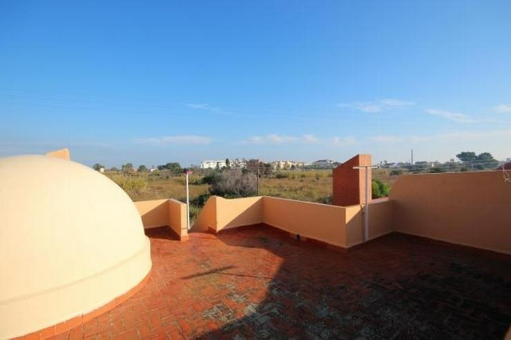 Bild 9: Schnuckeliges kleines Häuschen mit Dachterrasse und Wintergarten, 2 Schlafzimmer, Carport...