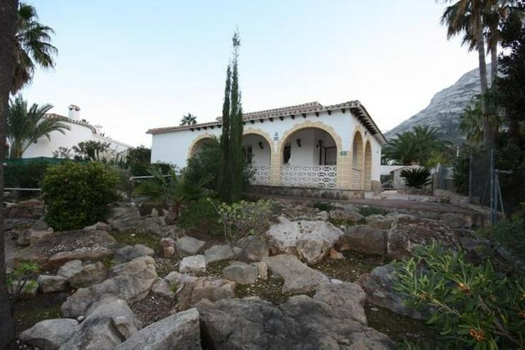 Bild 7: Stadtnahe 2 Schlafzimmer Villa mit Pool und Garage in ruhiger Wohnlage nahe Denia.