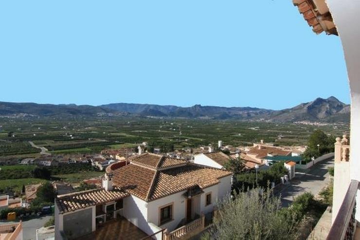 Schöne, gepflegte Doppelhaushälfte mit atemberaubenden Panoramablick in Sanet y Negrals - Haus kaufen - Bild 3