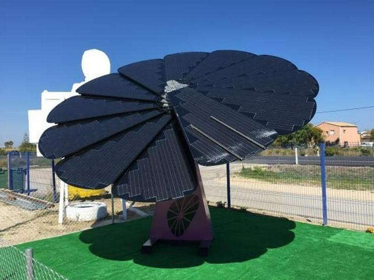 Bild 14: smartflower POP und POP + Das weltweit erste All-in-One-Solarsystem, weitere Infos auf Anf...