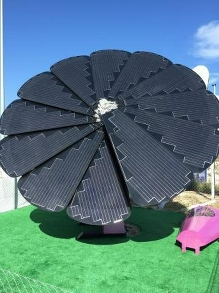 Bild 9: smartflower POP und POP + Das weltweit erste All-in-One-Solarsystem, weitere Infos auf Anf...