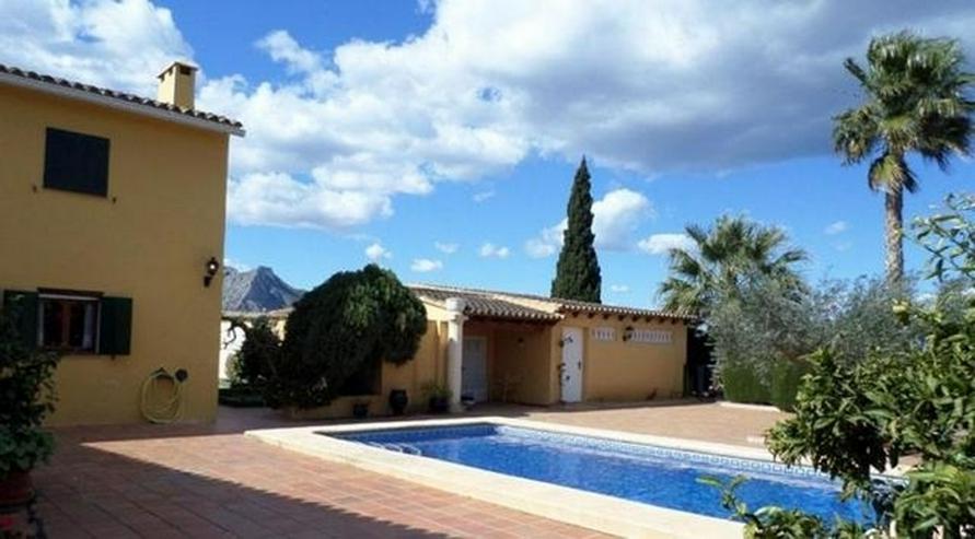 Bild 2: Authentisches gepflegtes spanisches Landhaus mit 10x4 m Pool, 3 Schlafzimmer, 5 Badezimmer...