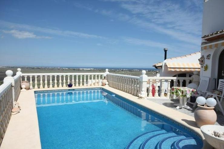 Bild 2: Sehr attraktive 3 SZ Villa mit einem Bad, Carport, BBQ und Pool in ruhiger Lage vom Monte ...