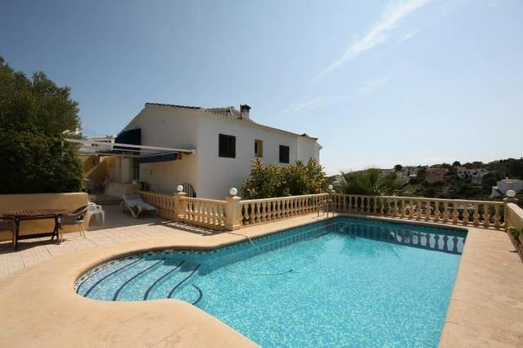 Sonnenverwöhnte, 4 Schlafzimmer Villa mit Pool und Gästeapartment in Monte Pedreguer - Haus kaufen - Bild 1