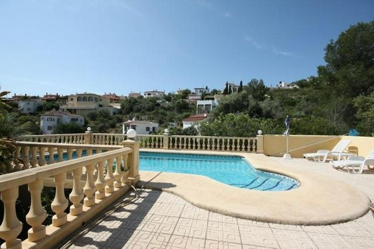 Sonnenverwöhnte, 4 Schlafzimmer Villa mit Pool und Gästeapartment in Monte Pedreguer - Haus kaufen - Bild 3