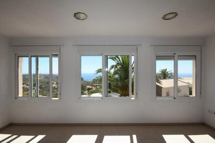 Bild 8: Großzügige 5 Schlafzimmer Villa mit Pool und herrlichem Seeblick auf dem Cumbre del Sol