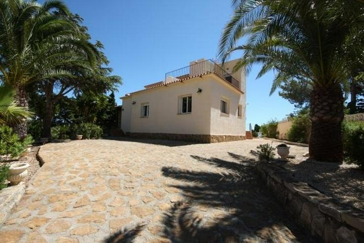 Großzügige 5 Schlafzimmer Villa mit Pool und herrlichem Seeblick auf dem Cumbre del Sol - Haus kaufen - Bild 6