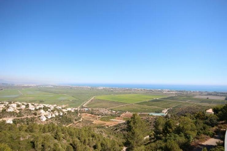 Bild 2: Charmante Villa an der Sonne, mit Panoramablick auf das Meer und dem wunderschönen Naturp...