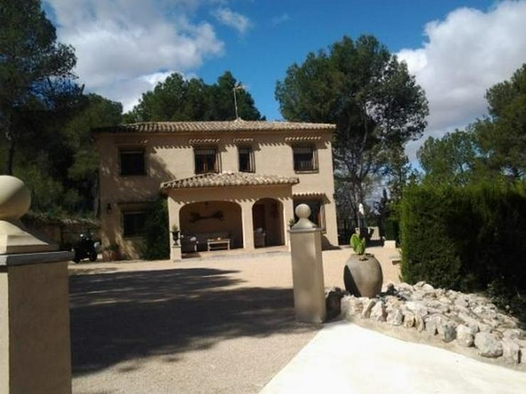 Schöne Finca im traditionellen Stil, 5 Schlafzimmer, 3 Badezimmer, 2 Küchen, Wohnzimmer,... - Haus kaufen - Bild 4