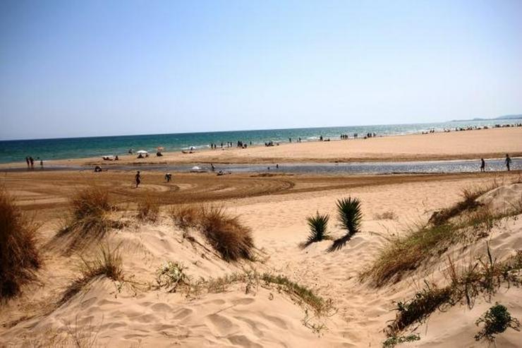 Großes Strandhaus mit 7 Schlafzimmer nur 30 Meter vom Meer entfernt. - Haus kaufen - Bild 2