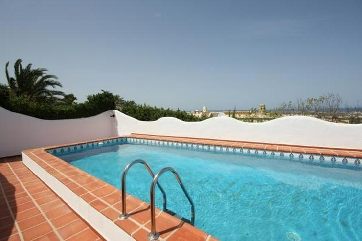 Gepflegte 2 Schlafzimmer Villa mit Pool und Garage und herrlicher Aussicht in Denia - Haus kaufen - Bild 2