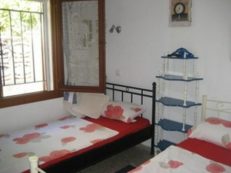 Bild 7: Gepflegte, stadtnahe 2 Schlafzimmer Villa mit Gemeinschaftspool in Denia