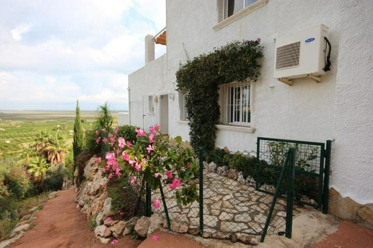 Bild 3: Modernes Apartment mit Panoramablick auf das Meer und eigenem Garten.