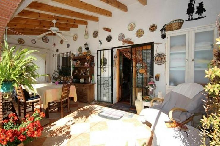 Bild 5: Meeresnahe Villa in Els Poblets, 6 Zimmer, Heizung, Kamin, Klima, Carport, Pool, BBQ