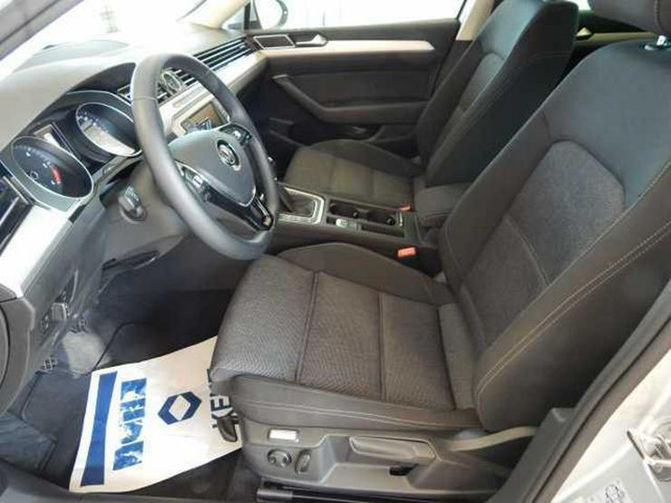 VW Passat Variant 2.0 TDI BMT Comfortline Navi LED Climatronic Kamera ACC SHZ Blueth. - Passat - Bild 5