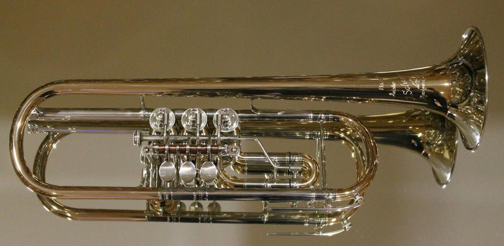 Bild 11: Meister J. Scherzer Konzerttrompete Goldmessing