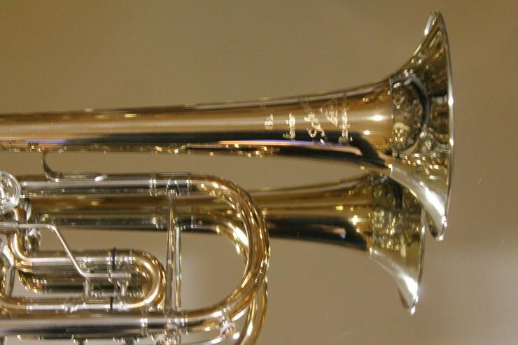 Bild 12: Meister J. Scherzer Konzerttrompete Goldmessing
