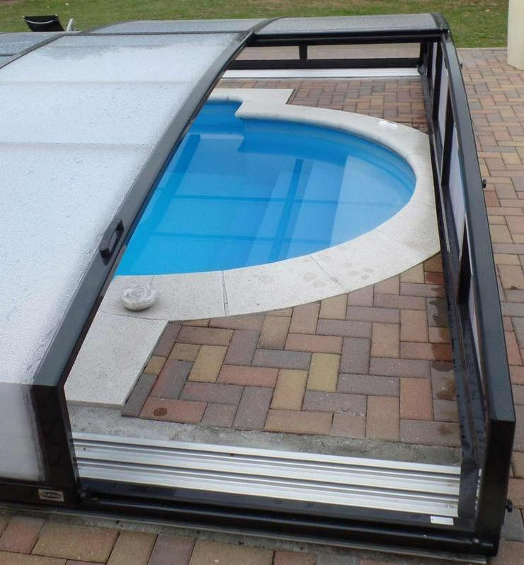 Bild 8: Poolbau-PP-Schwimmbecken-und exzel. Pooldächer