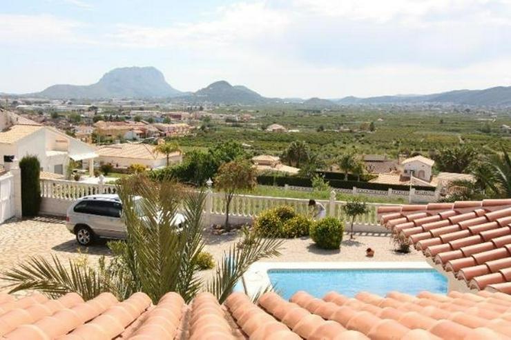 Bild 2: Neuwertige Villa mit Top-Ausstattung, Garage, Pool in ruhiger, sonniger Aussichtslage nahe...