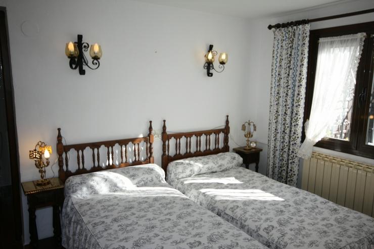 Bild 18: Schöne 3 Schlafzimmervilla mit 2 Bäder, Zentralheizung und stadtnah gelegen