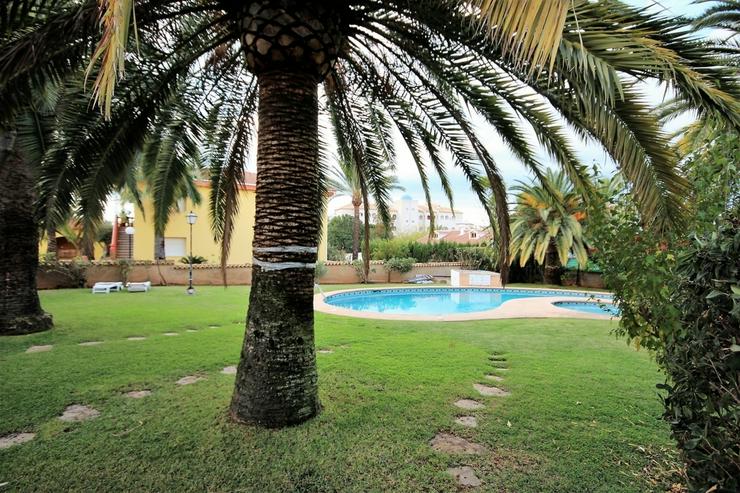 Liebevoll eingerichtetes Reihenhaus in Denia , Pool, 300 m zum Strand, 2 SZ, 1 WZ mit Kami... - Haus kaufen - Bild 15