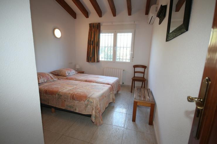 Großzügige Villa mit 4 Schlafzimmer in ruhiger, sonniger Lage am Monte Pego mit Blick au... - Haus kaufen - Bild 10