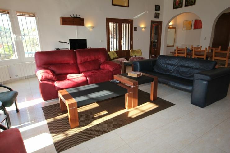 Bild 8: Großzügige Villa mit 4 Schlafzimmer in ruhiger, sonniger Lage am Monte Pego mit Blick au...