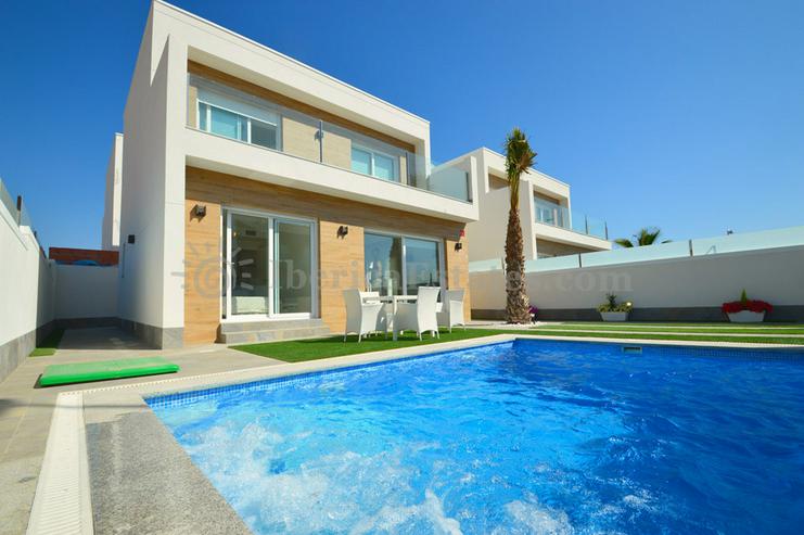 Neue Villa mit Privatpool, Spanien, 3SZ 3Bä