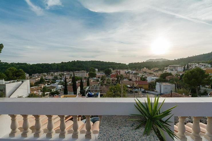 Sonnige Villa mit schöner Aussicht und großen Terrassen - Haus kaufen - Bild 15