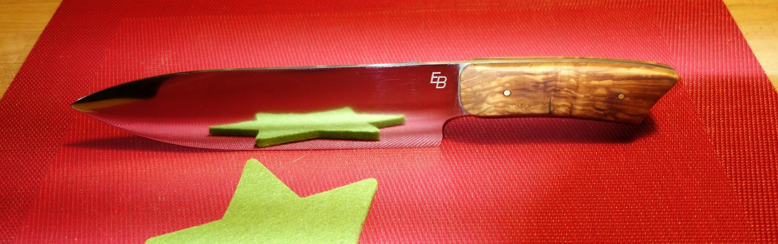 Bild 6: Handgefertigte Outdoormesser bei Messer Böhner