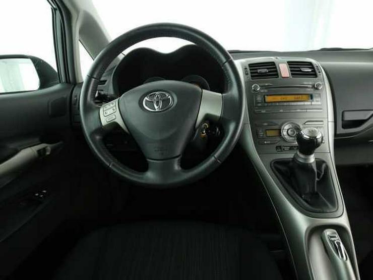 Bild 5: TOYOTA Auris 1.4 VVT-i Sol Klimaautomatik CD/MP3 ESP