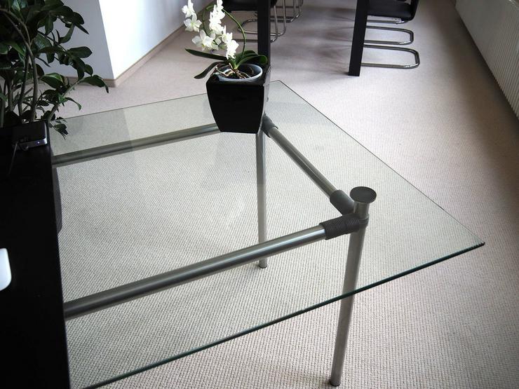 Bild 2: Tisch Edelstahl Tischplatte Glas