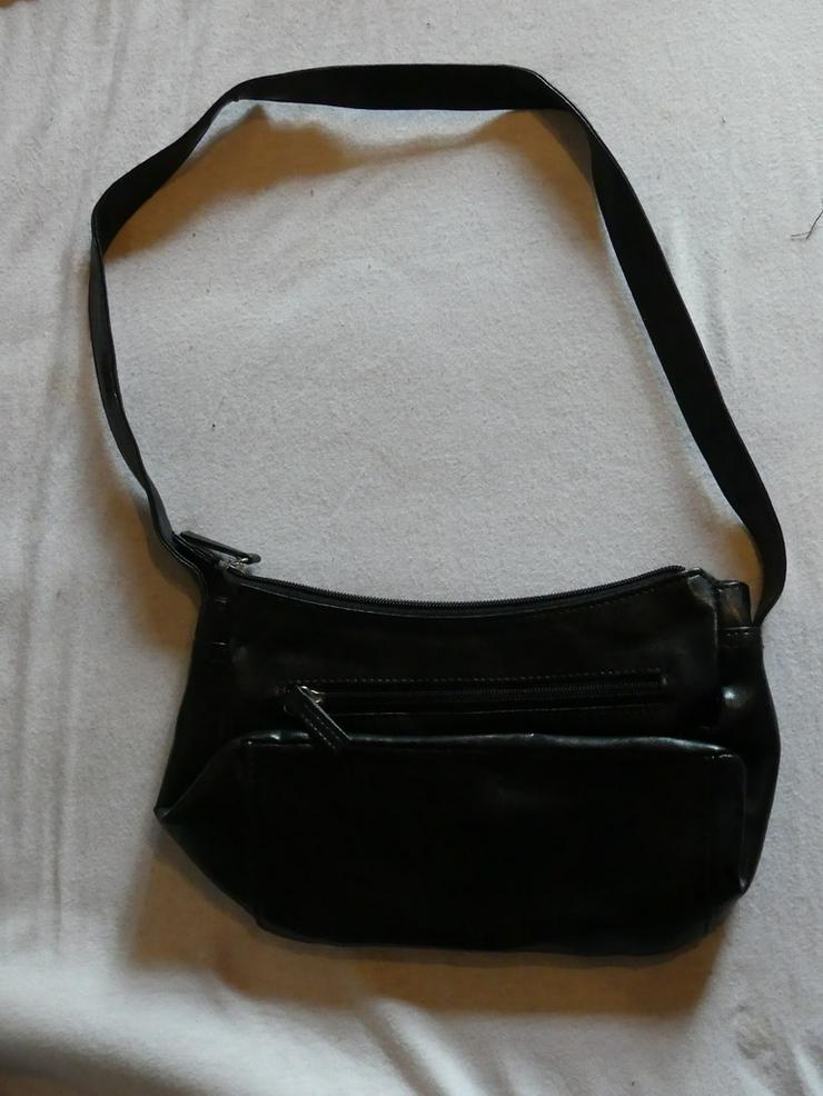 Bild 4: kleine schwarze Tasche