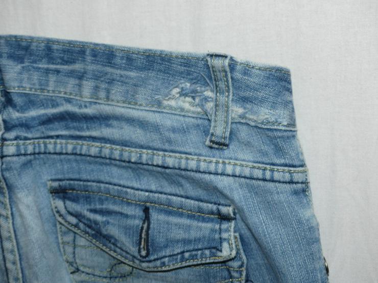 hellblaue Jeans - W26-W28 / 36-38 / S - Bild 3