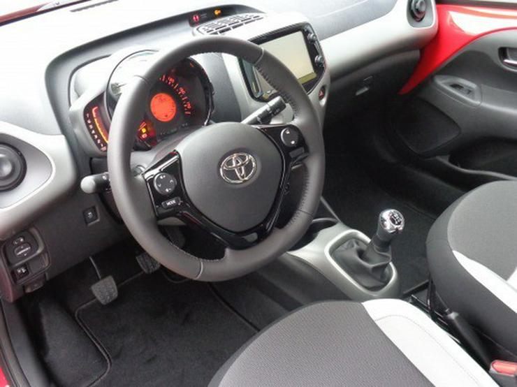 Bild 10: Toyota Aygo 1.0 x-play touch  