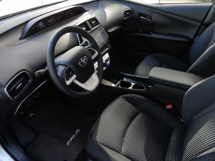 Bild 12: Toyota Prius 1.8 VVT-i Executive  