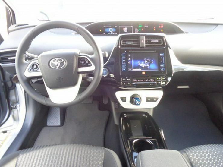Bild 11: Toyota Prius 1.8 VVT-i Executive  