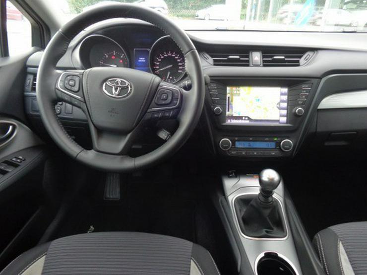 Bild 10: Toyota Avensis Touring Sports 1.6 D-4D Edition-S  