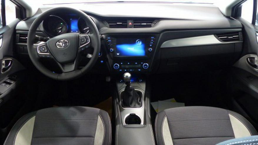 Bild 12: Toyota Avensis 1.8 VVT-i Edition-S Touring Sports 