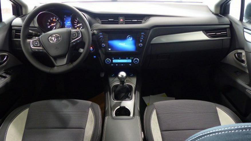 Bild 11: Toyota Avensis 1.8 VVT-i Edition-S Touring Sports 