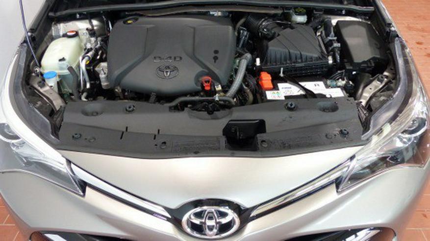 Bild 7: Toyota Avensis 2.0 D-4D Business Edition 